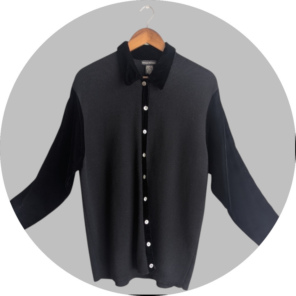 ✨Vintage✨ Banana Republic Women's Wool & Velvet Button Down Sweater - Med